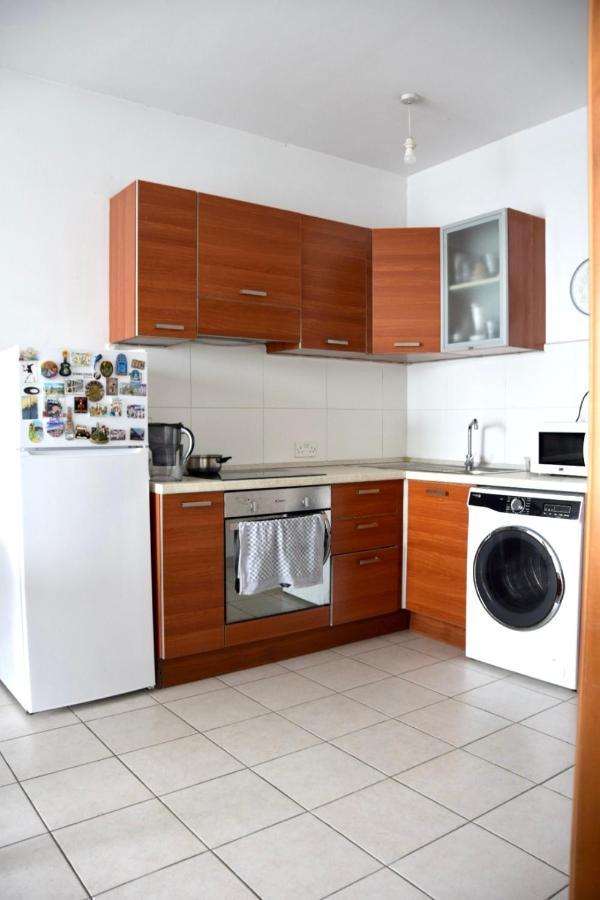 Homestay F8 1 Seaview Room, Living And Bathroom Shared , Stjulians