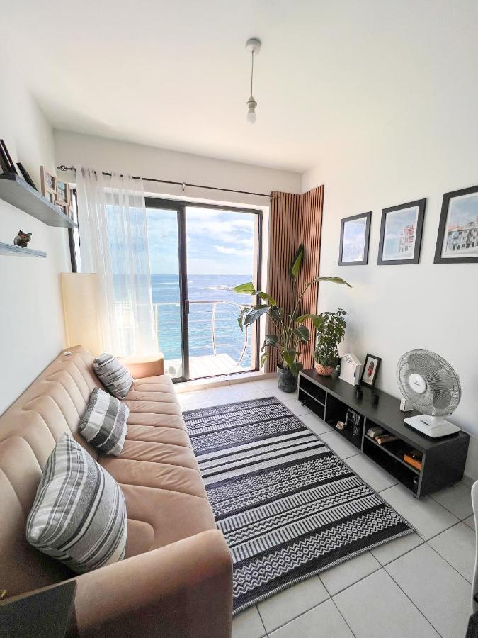 F8 1 Seaview Room, Living And Bathroom Shared , Stjulians Homestay